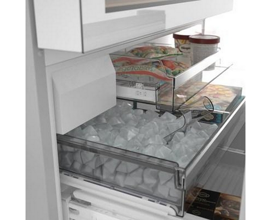 Bosch 36-Inch, 20.5 Cu.Ft. Counter Depth French 4-Door Refrigerator With Flexbar™ - B36CL81ENW