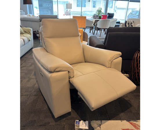 Fauteuil inclinable berçant pivotant motorisé et appui tête motorisé de Elran