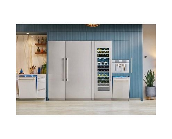 Thermador 18-Inch Built-In Upright Freezer With Ice Maker - T18IF905SP