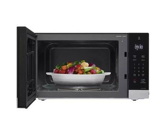 LG 22-Inch, 1.5 Cu. Ft. Neochef™ Countertop Microwave With Smart Inverter - MSER1590S