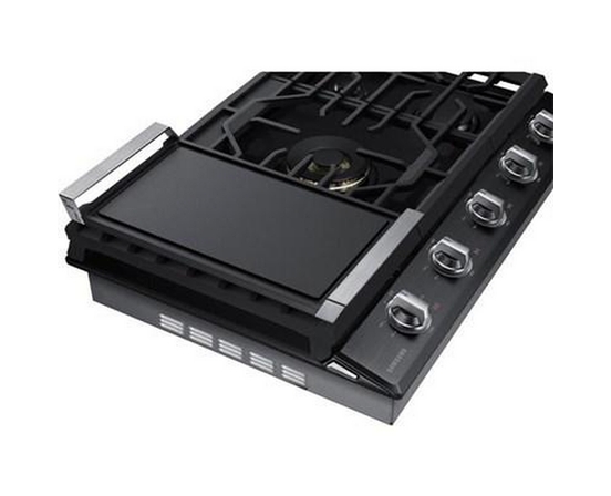 Samsung 30-Inch Built-In Gas Cooktop With Wi-Fi Connectivity - NA30N7755TG/AA