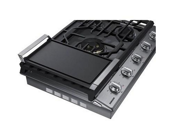 Samsung 30-Inch Built-In Gas Cooktop With Wi-Fi Connectivity - NA30N7755TS/AA