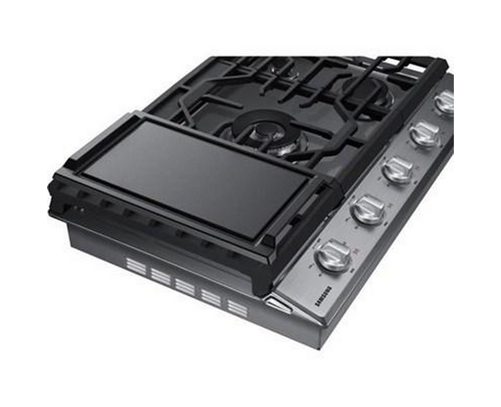 Samsung 30-Inch Built-In Gas Cooktop With Wi-Fi Connectivity - NA30N6555TS/AA