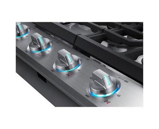 Samsung 30-Inch Built-In Gas Cooktop With Wi-Fi Connectivity - NA30N6555TS/AA