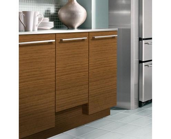 GE Built-In Dishwasher With Three-Level Wash System - UDT165SIVII